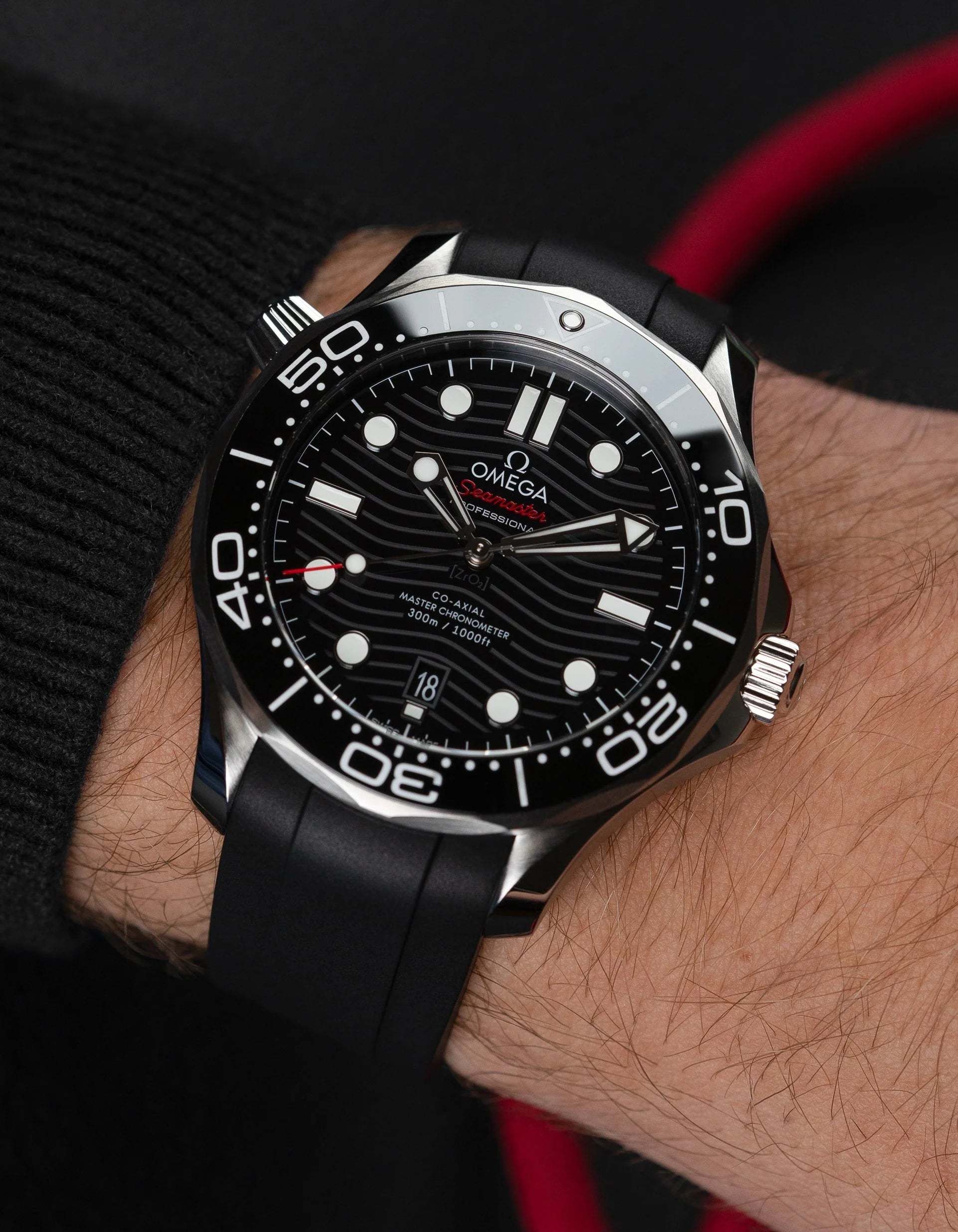 seamaster diver wave-pattern dial