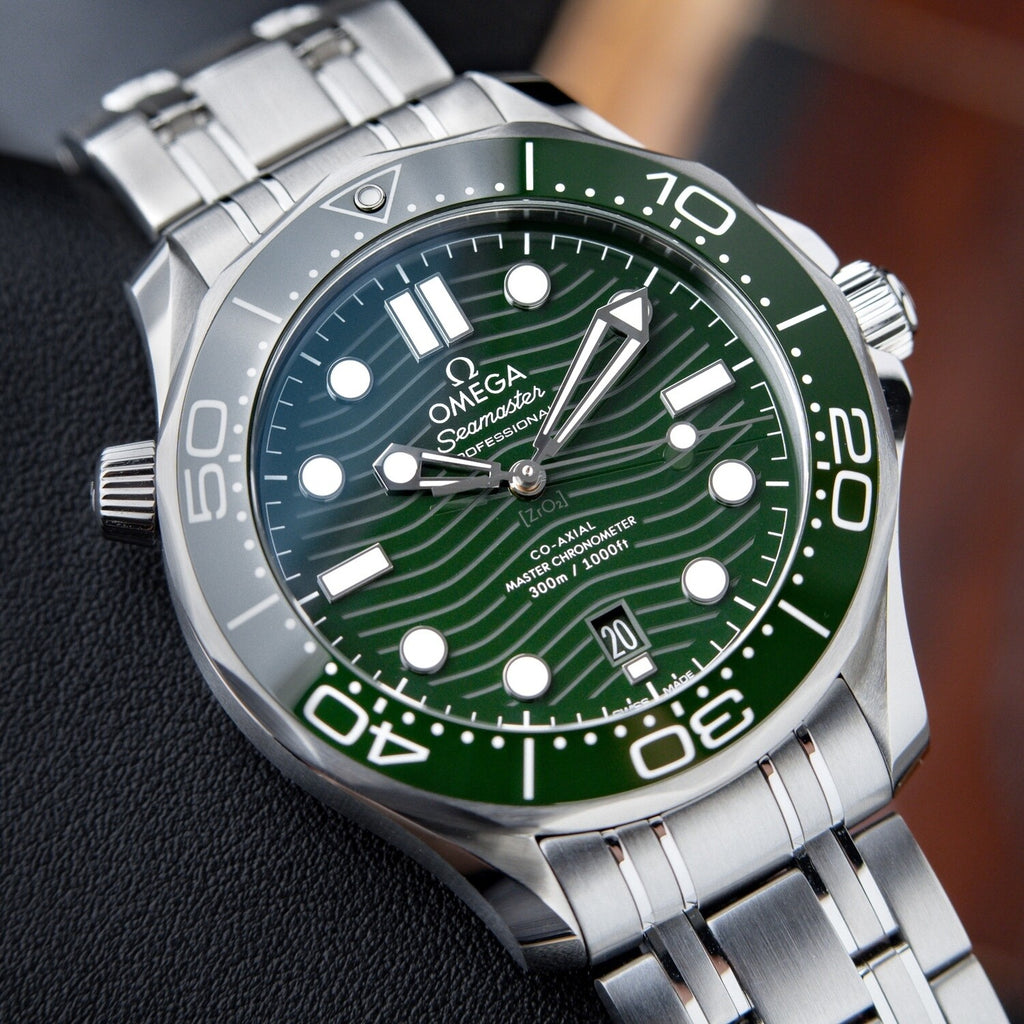 seamaster diver wave-pattern dial